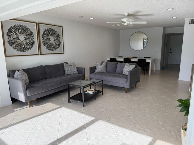 Building Photo - 4266 Deste Ct