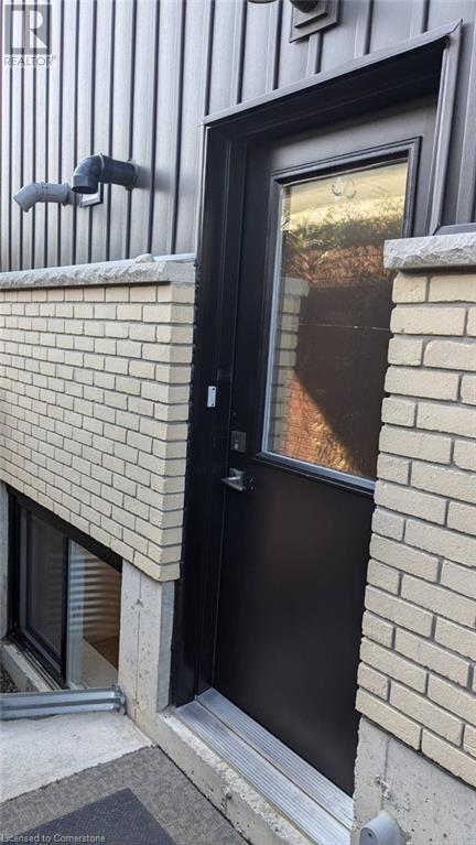Building Photo - 447 East Ave