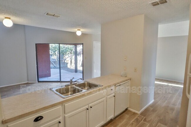Building Photo - 14416 Waddesdon Bluff