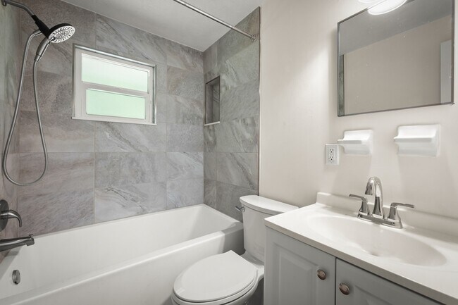 Foto del edificio - 11057 Bluehill Dr
