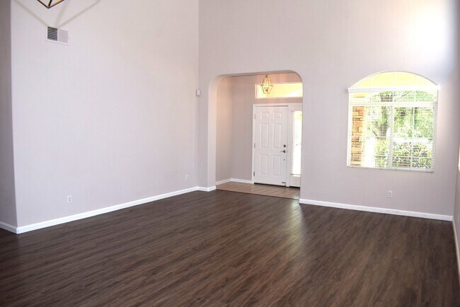 Foto del edificio - Resident Benefit Package Property