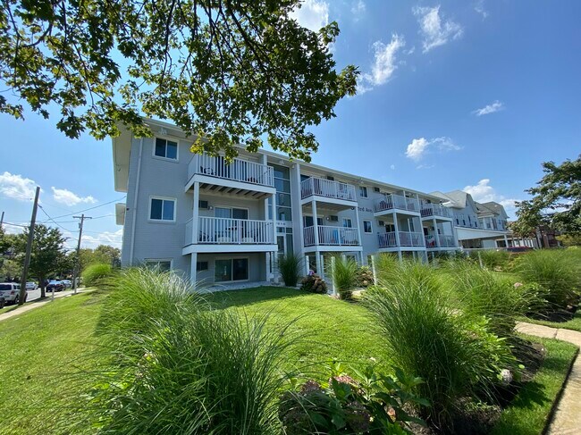 Building Photo - 400 3rd Ave