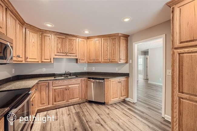 Building Photo - 3585 Fence Rd, Auburn, GA, 30011