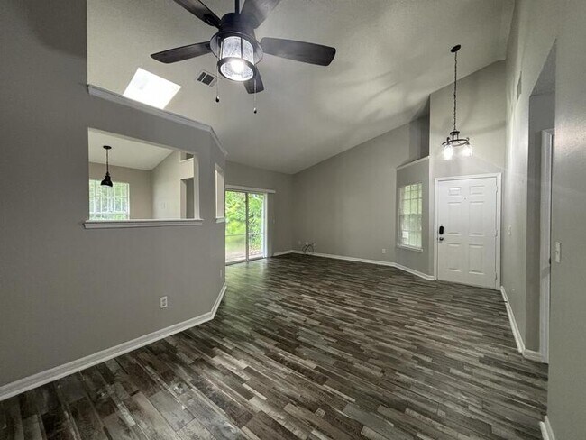 Foto del edificio - 9600 River Walk Ct