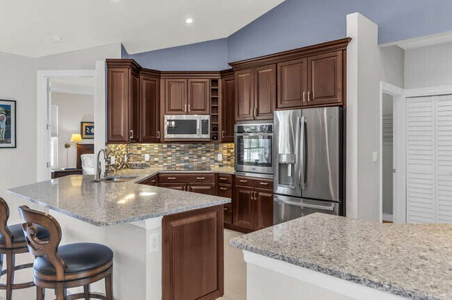 Building Photo - 1105 Gayer Way