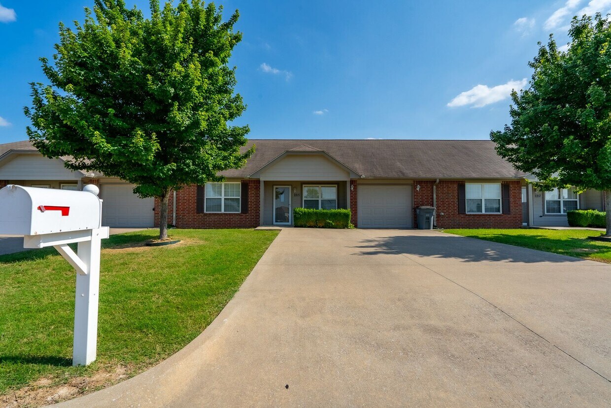2215 W Wellington St, Wagoner, OK 74467 House Rental in Wagoner, OK