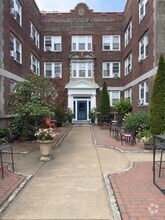 Building Photo - 15 Ives St