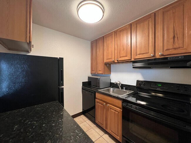 Foto del edificio - Peaceful 2B/1B in Charming Arvada! AVAILAB...