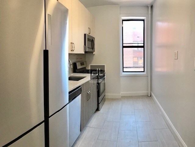 Primary Photo - 44 STREET/SUNNYSIDE