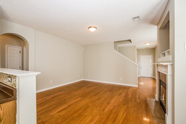 Building Photo - 9934 White Poplar Dr