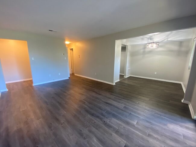 Photo - THE VILLAGES SOUTH 350 Apartment