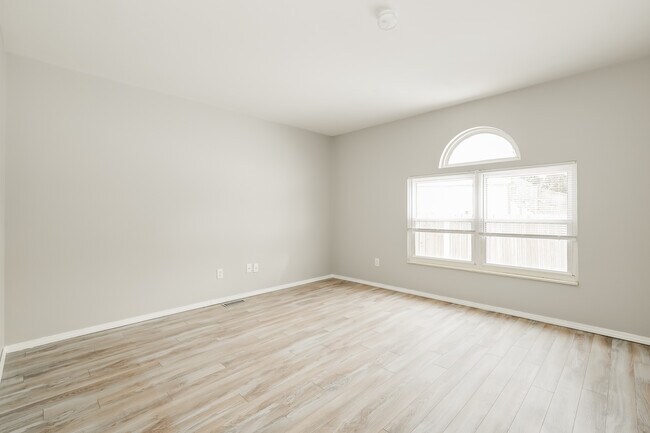 Foto del edificio - 26 E Woodfield Dr