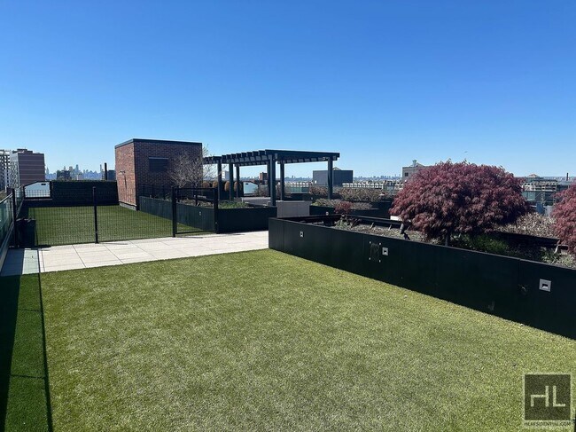 Foto del edificio - NORTHERN BOULEVARD