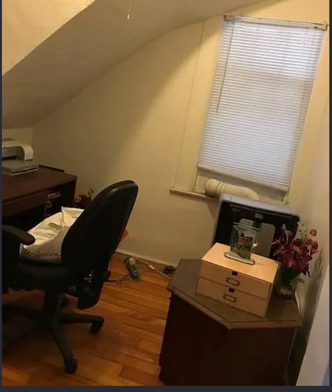 Foto del edificio - 1320 W Schubert Ave