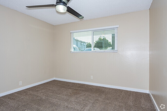 1BR, 1BA - 617SF - Bedroom - Pointe 38
