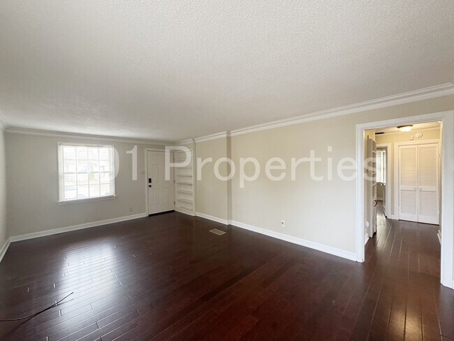 Foto del edificio - 81 S Larchmont Dr