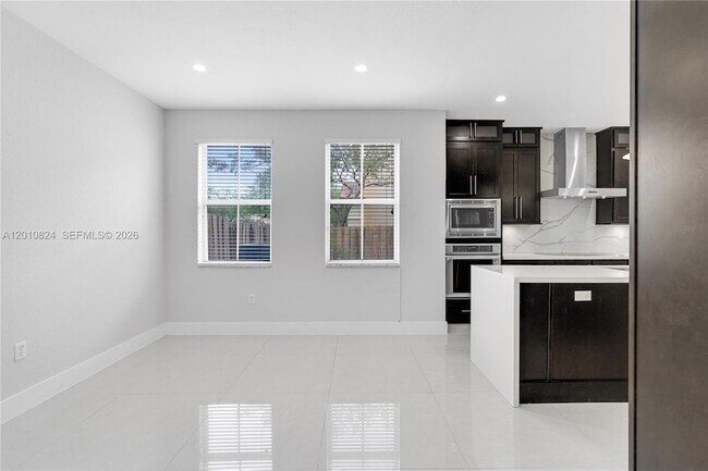 Foto del edificio - 8741 NW 111th Ct