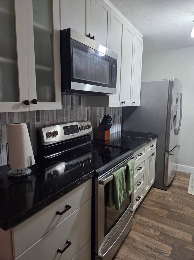 Foto del edificio - 4701 Vilabella Dr