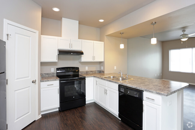 Kitchen - Danamere Village Townhomes