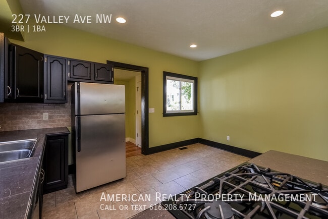 Foto del edificio - 227 Valley Ave NW