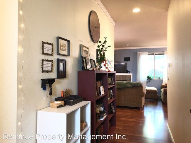 Building Photo - 3 br, 2.5 bath House - 7826 Sporri Lane