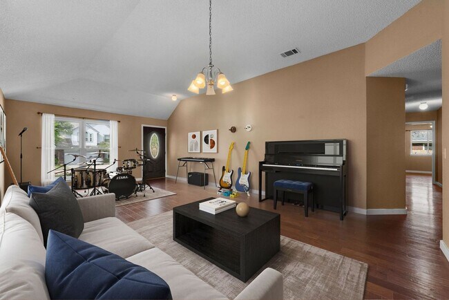 Building Photo - 6700 Carisbrooke Ln