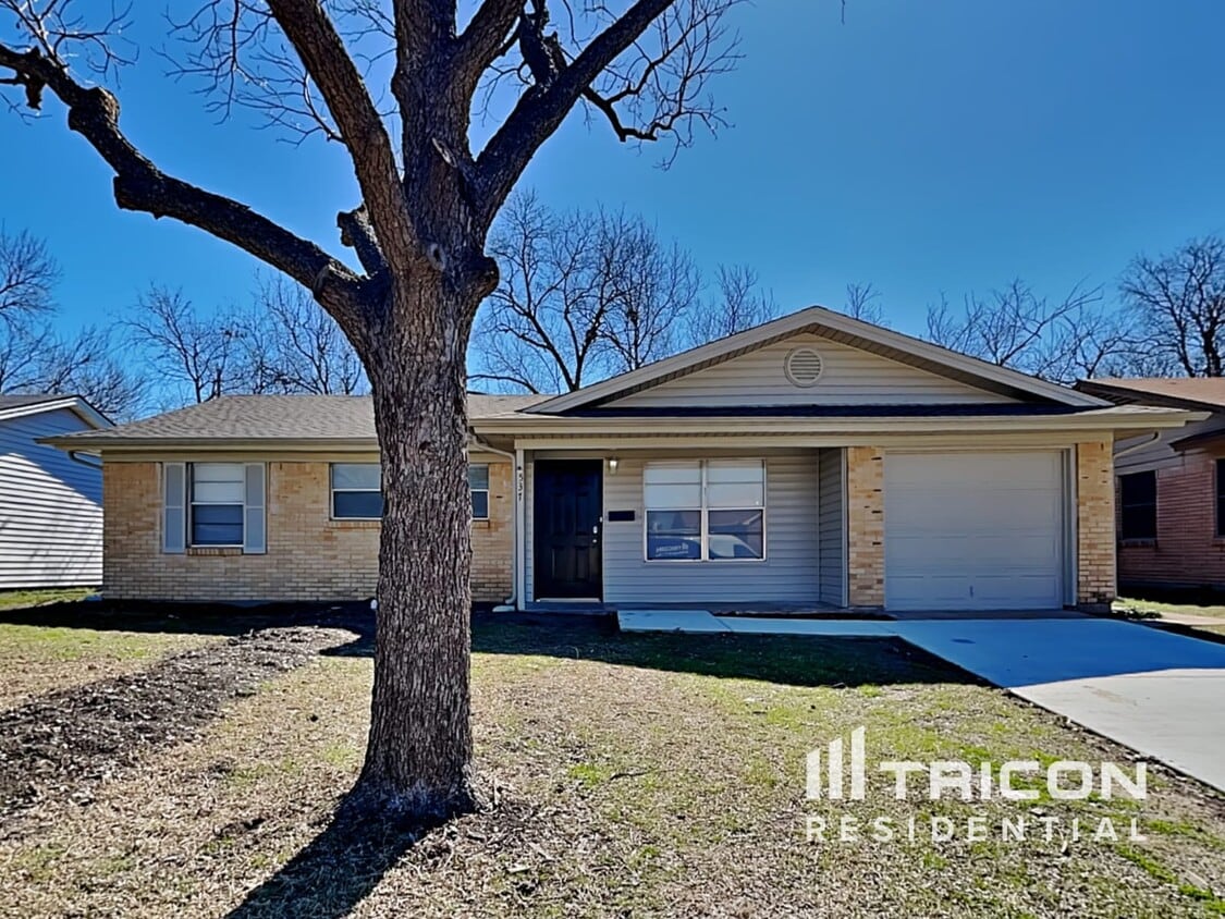 537 Cranbrook Lane Grand Prairie TX House Rental in Grand Prairie, TX