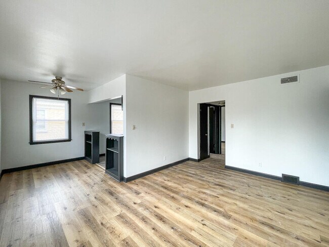 Foto del edificio - 6910 W Center St