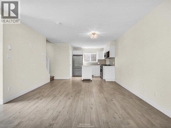 Photo du bâtiment - 1190 W 6th Ave
