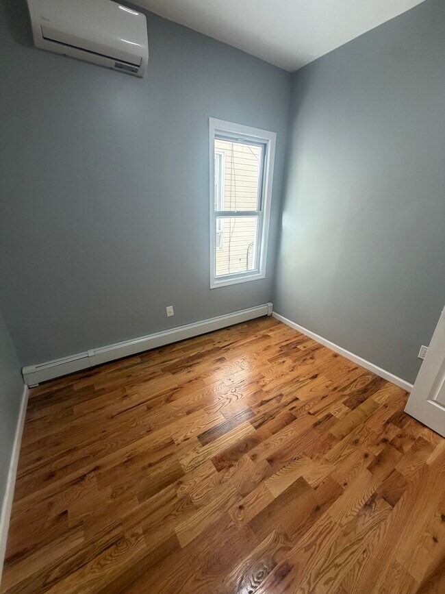 Foto del edificio - 2776 Bainbridge Ave
