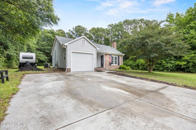 Foto del edificio - 429 Crow's Nest Ln