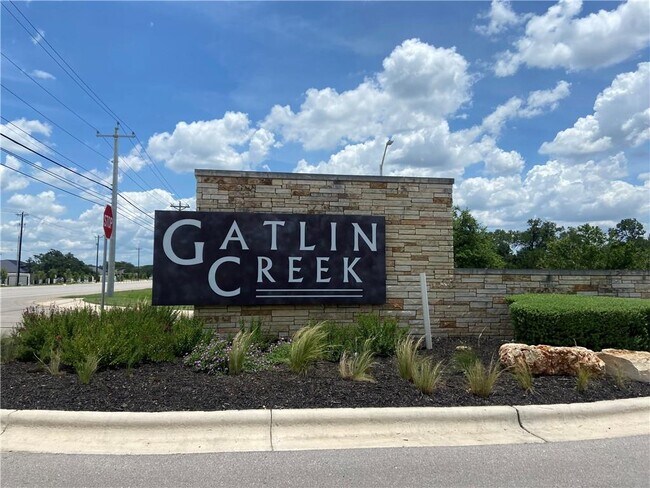 Foto del edificio - 2216 Limestone Lake Dr