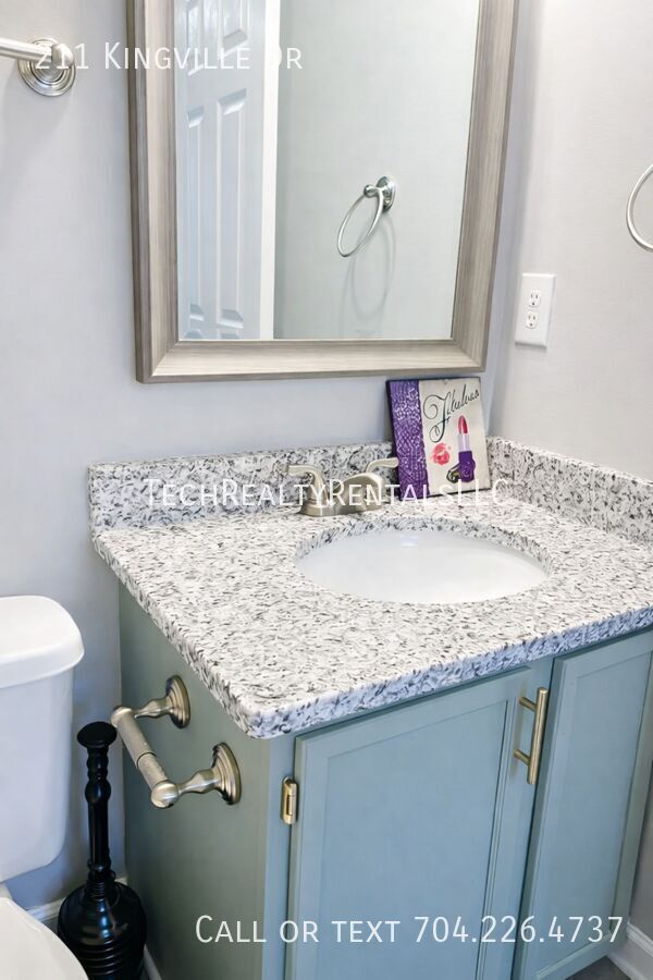 Building Photo - 211 Kingville Dr