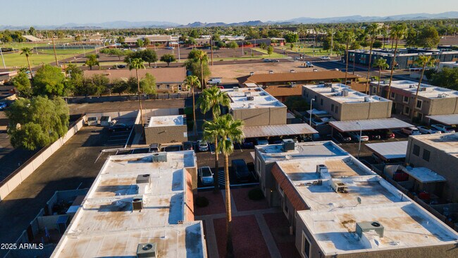 Foto del edificio - 6138 W Townley Ave