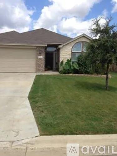 Building Photo - 7720 Woodbury Dr