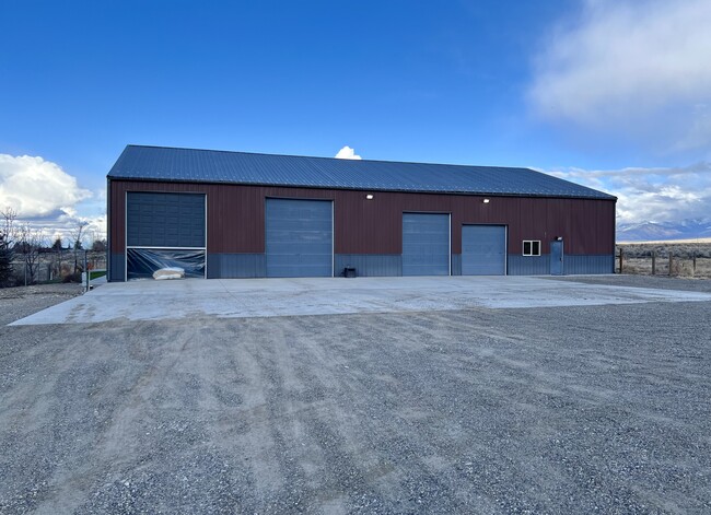 Building Photo - 844 1 Eye Dr