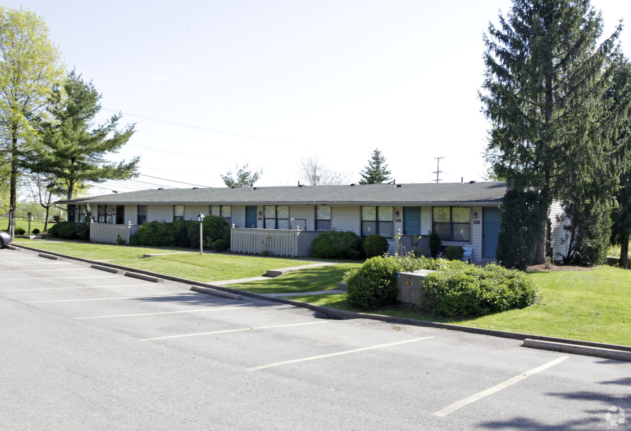 Primary Photo - Red Deer Apartments