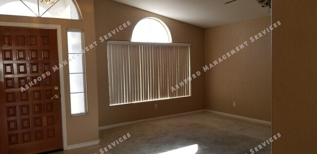 Foto del edificio - 3 BEDROOM HOME FOR RENT IN PHOENIX WITH POOL