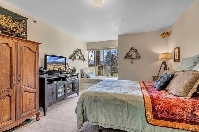Building Photo - 33 S Boulder Cir