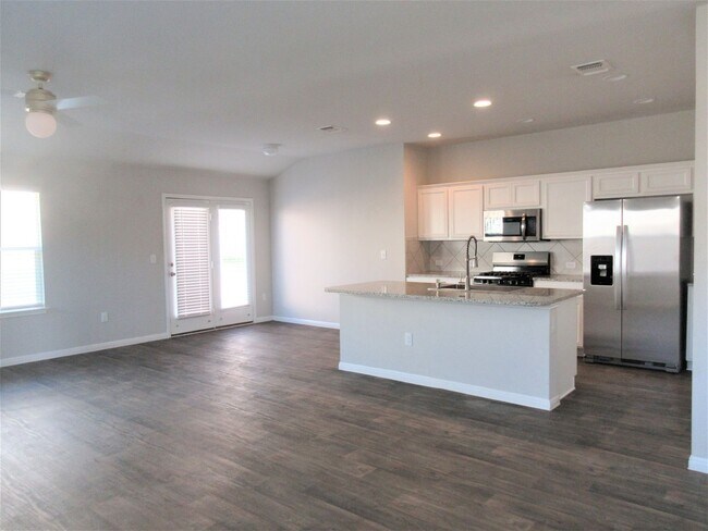 Foto del edificio - Home in Pioneer Crossing