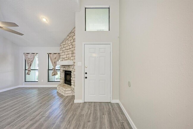 Building Photo - 500 Hesters Crossing Rd