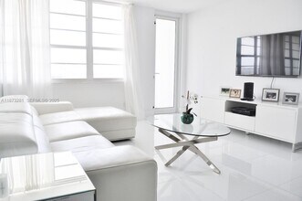 Building Photo - 100 Lincoln Rd