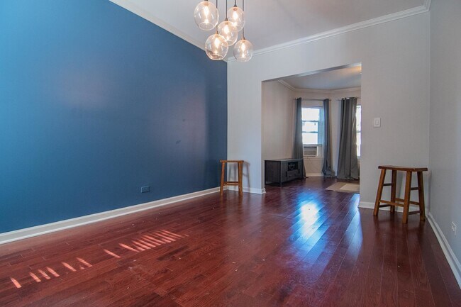 Foto del edificio - 1419 W Catalpa Ave