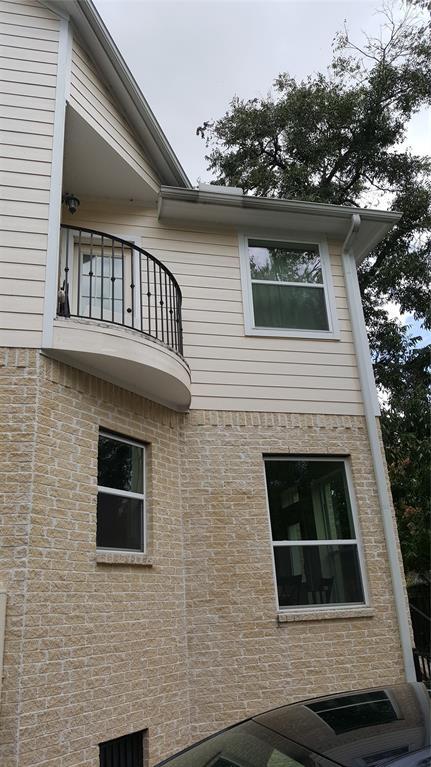 Building Photo - 5105 Maple St