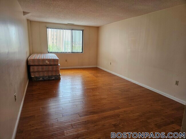 Building Photo - 30 Revere Beach Pkwy