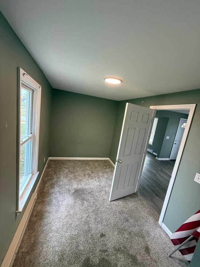 Building Photo - 520 Prouty Ave