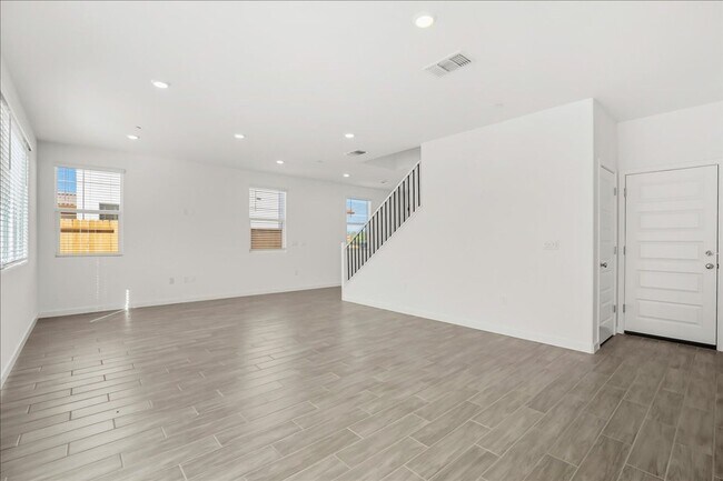 Building Photo - 1052 Lost Creek Ranch Dr