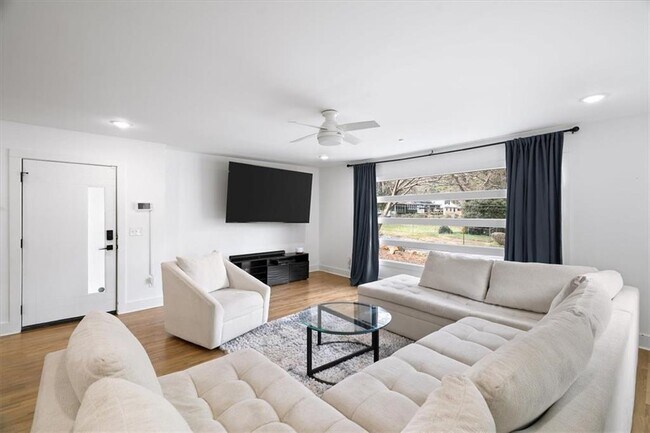 Foto del edificio - 1846 Rogers Ave SW