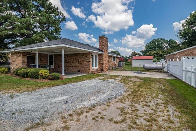 Foto del edificio - 3 bedroom in Goldsboro NC 27534