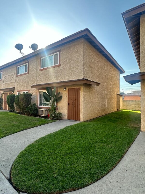 Foto principal - 7260 Richfield St